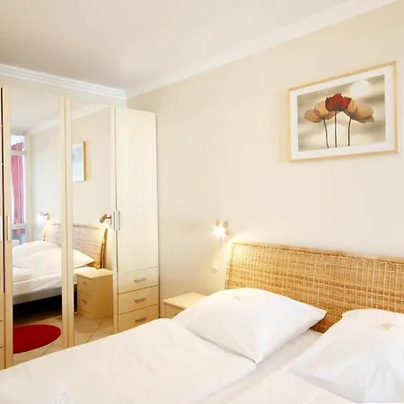 Laetitia By Rujana * Binz