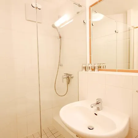 Laetitia By Rujana Binz