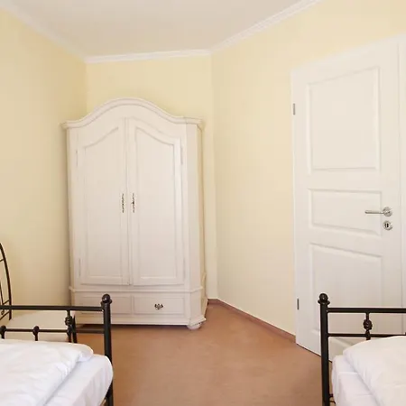 Laetitia By Rujana *