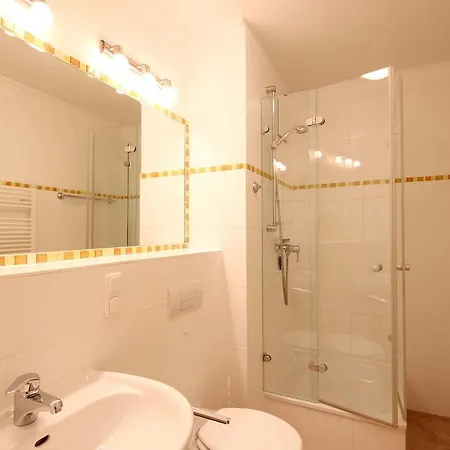 Laetitia By Rujana *